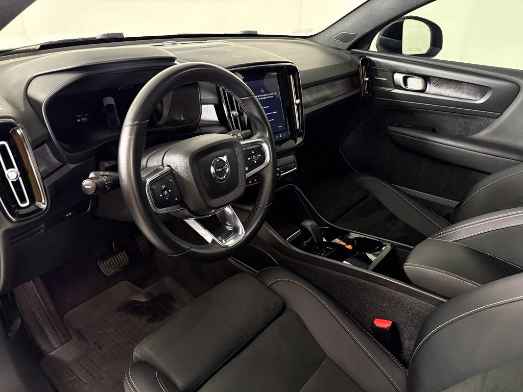 Used 2023 White Volvo Ultimate image 16