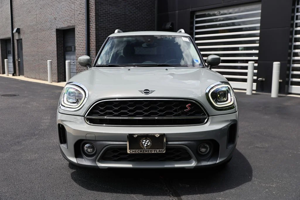 Used 2021 Moonwalk Gray Metallic MINI Classic image 15