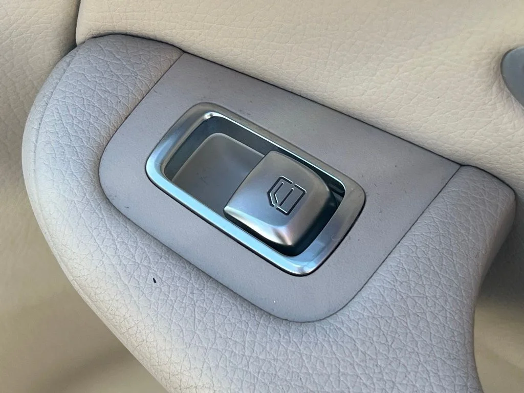 Certified Used 2022  Mercedes-Benz GLC 300 image 26