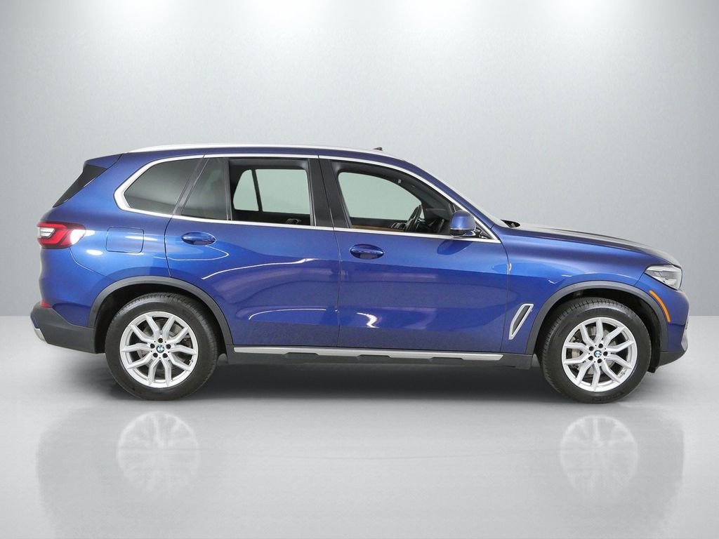 Used 2021 Phytonic Blue Metallic BMW xDrive40i image 9