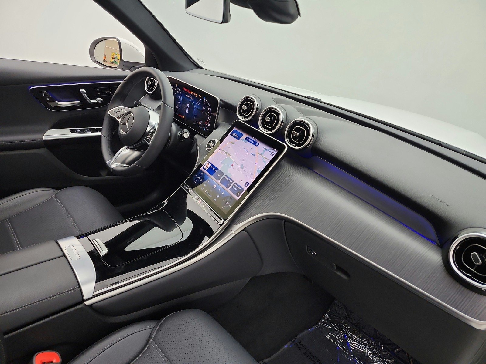 Used 2025 Polar White Mercedes-Benz GLC 350e 4MATIC® SUV image 19