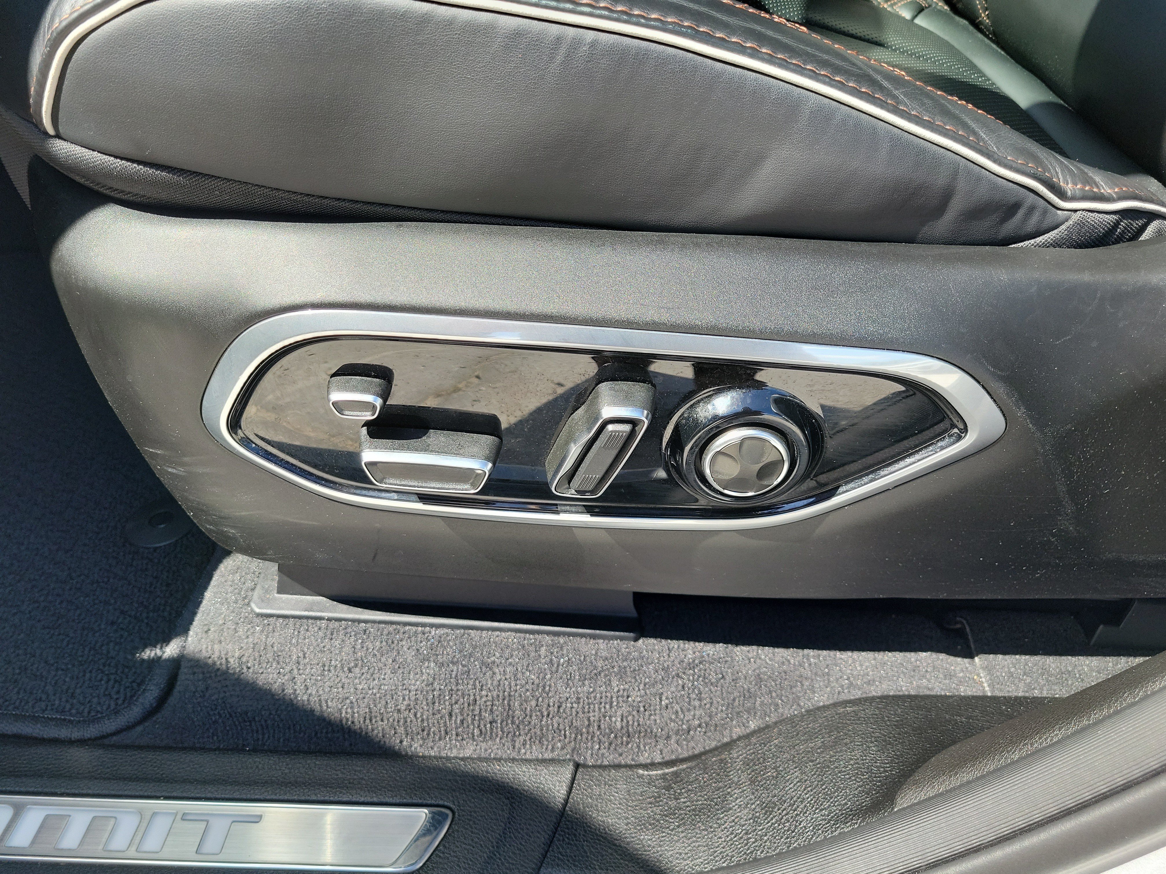 Used 2022 Silver Zynith Jeep Summit Reserve image 20