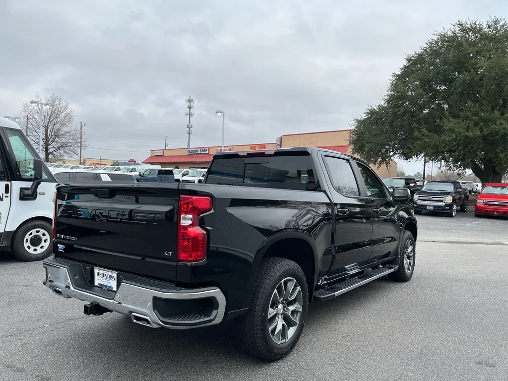 2026 Chevrolet Silverado 1500 LT - Photo 9