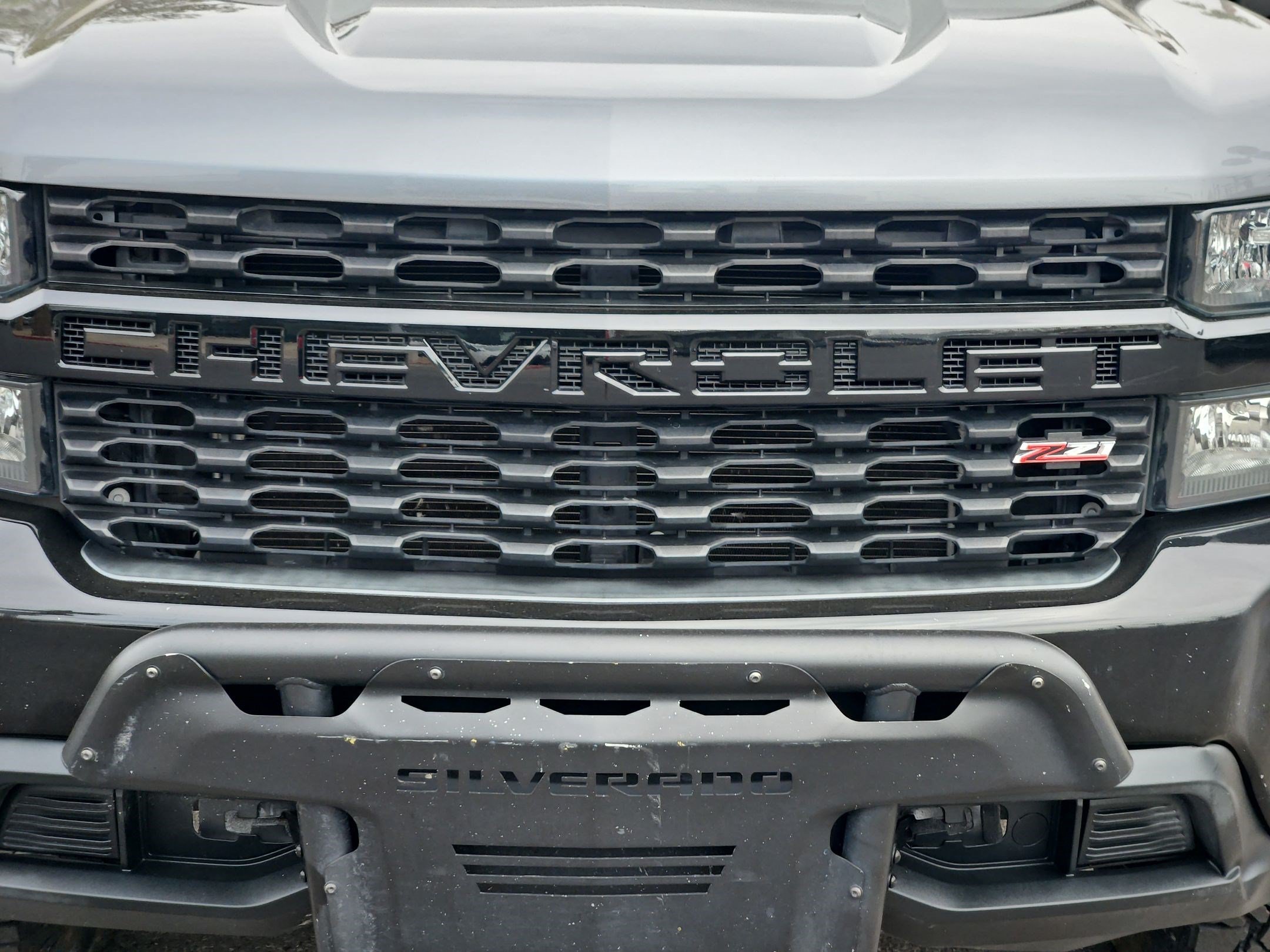 Used 2019 SATIN STEEL METALLIC Chevrolet Custom Trail Boss image 9