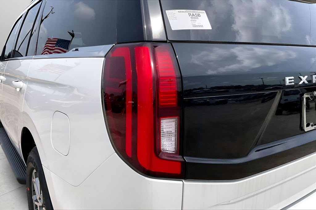 New 2026 Star White Metallic Tri-Coat Ford Active image 22