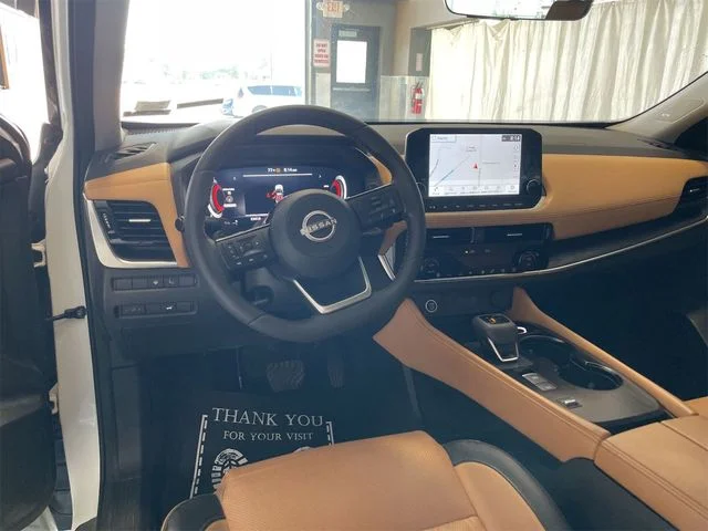 Used 2023 White Nissan Platinum image 11