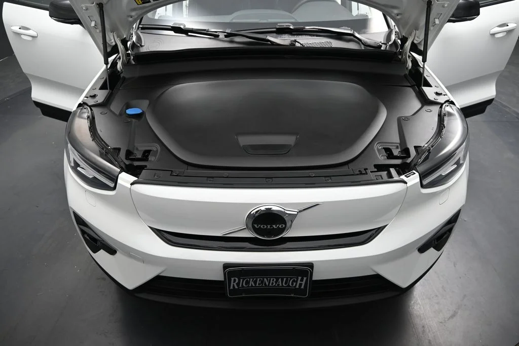 Certified Used 2023 Crystal White Volvo Plus image 21