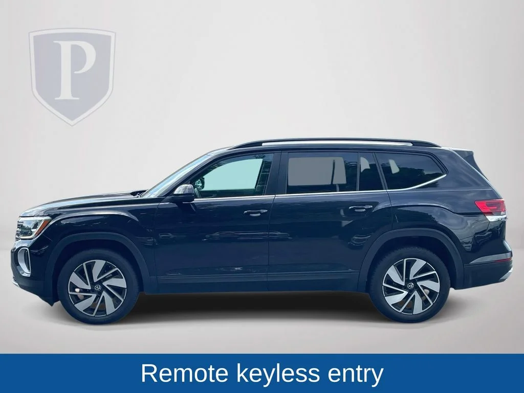 Certified Used 2025  Volkswagen 2.0T SE w/Technology image 4