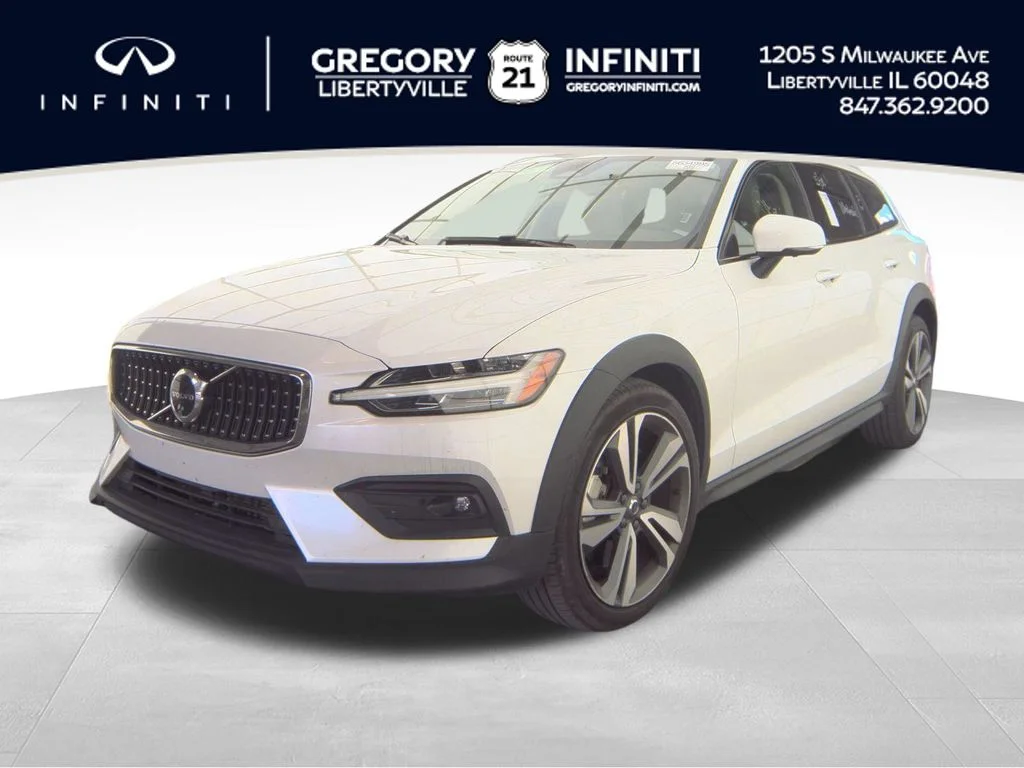 2025 Volvo V60 Cross Country B5 Plus AWD's photo