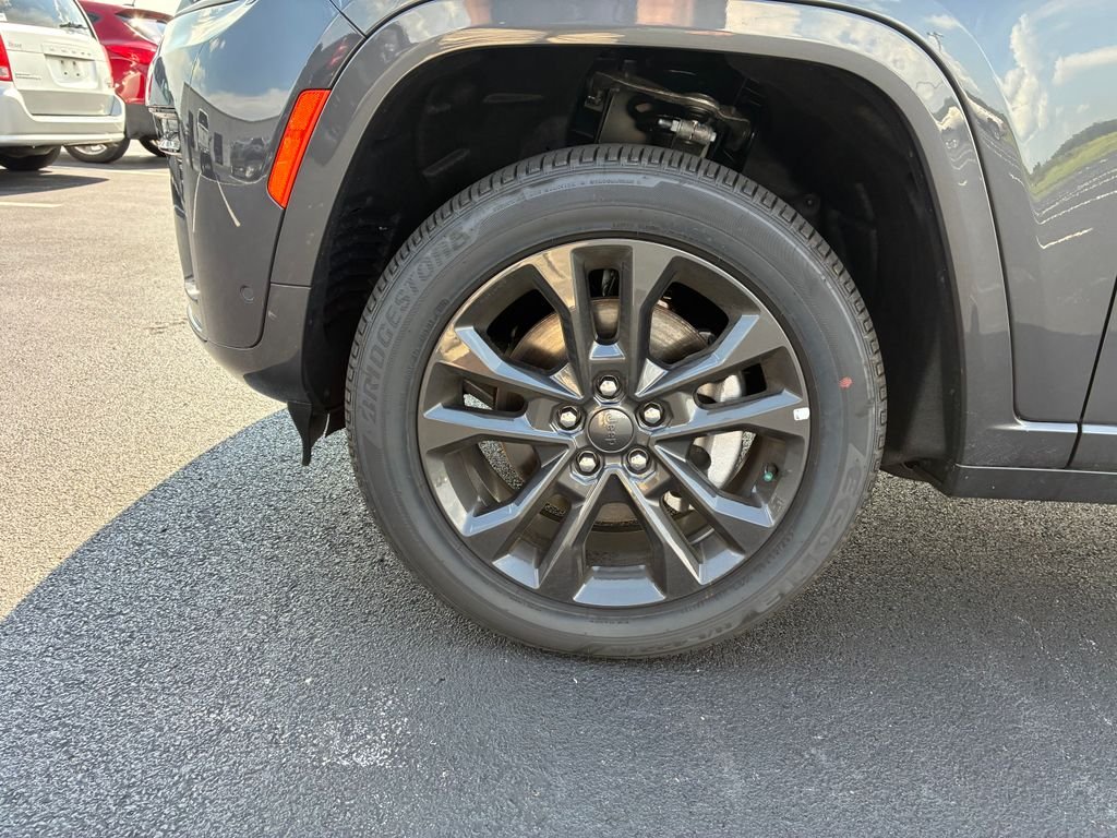 Used 2026 Gray Jeep Limited Reserve image 7