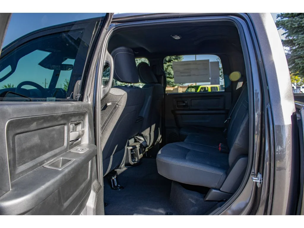 New 2026 Granite Crystal Metallic Clearcoat Ram Tradesman image 16