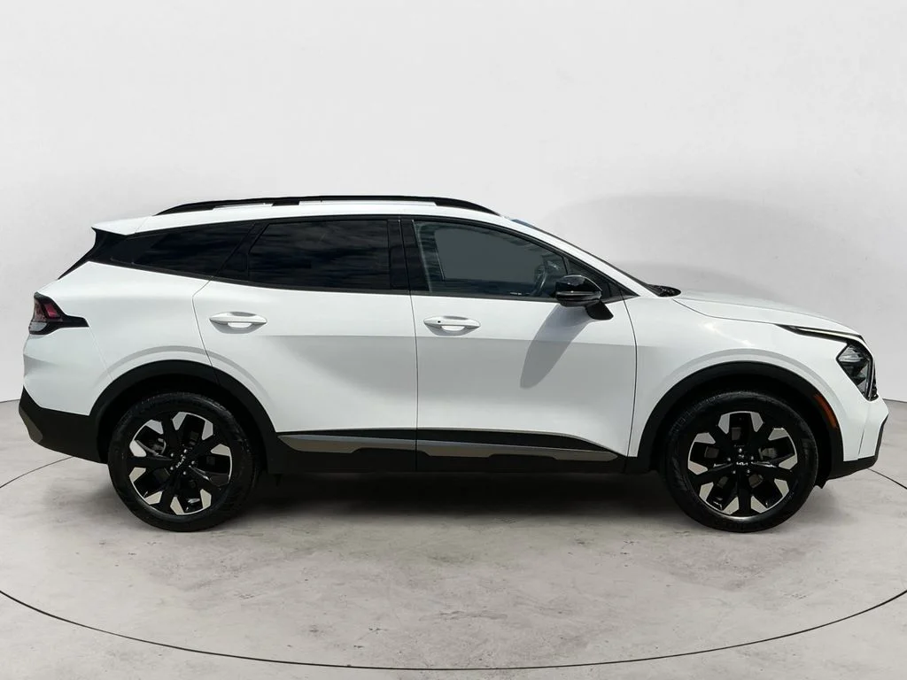 Used 2023 White Kia X-Line image 4