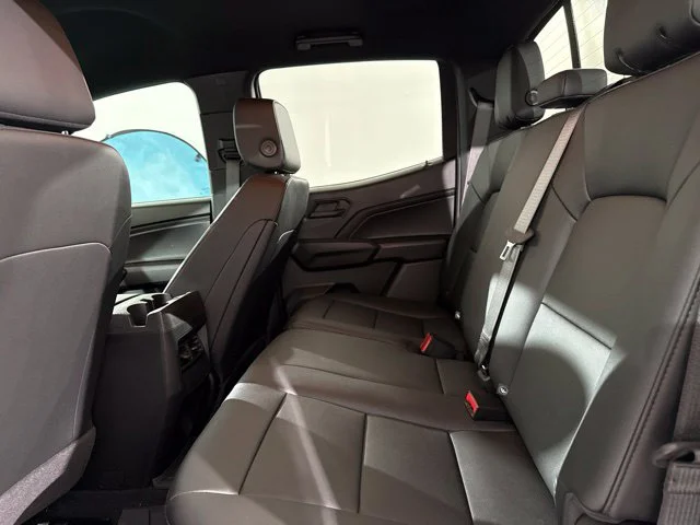 Used 2025 White Chevrolet Trail Boss image 13