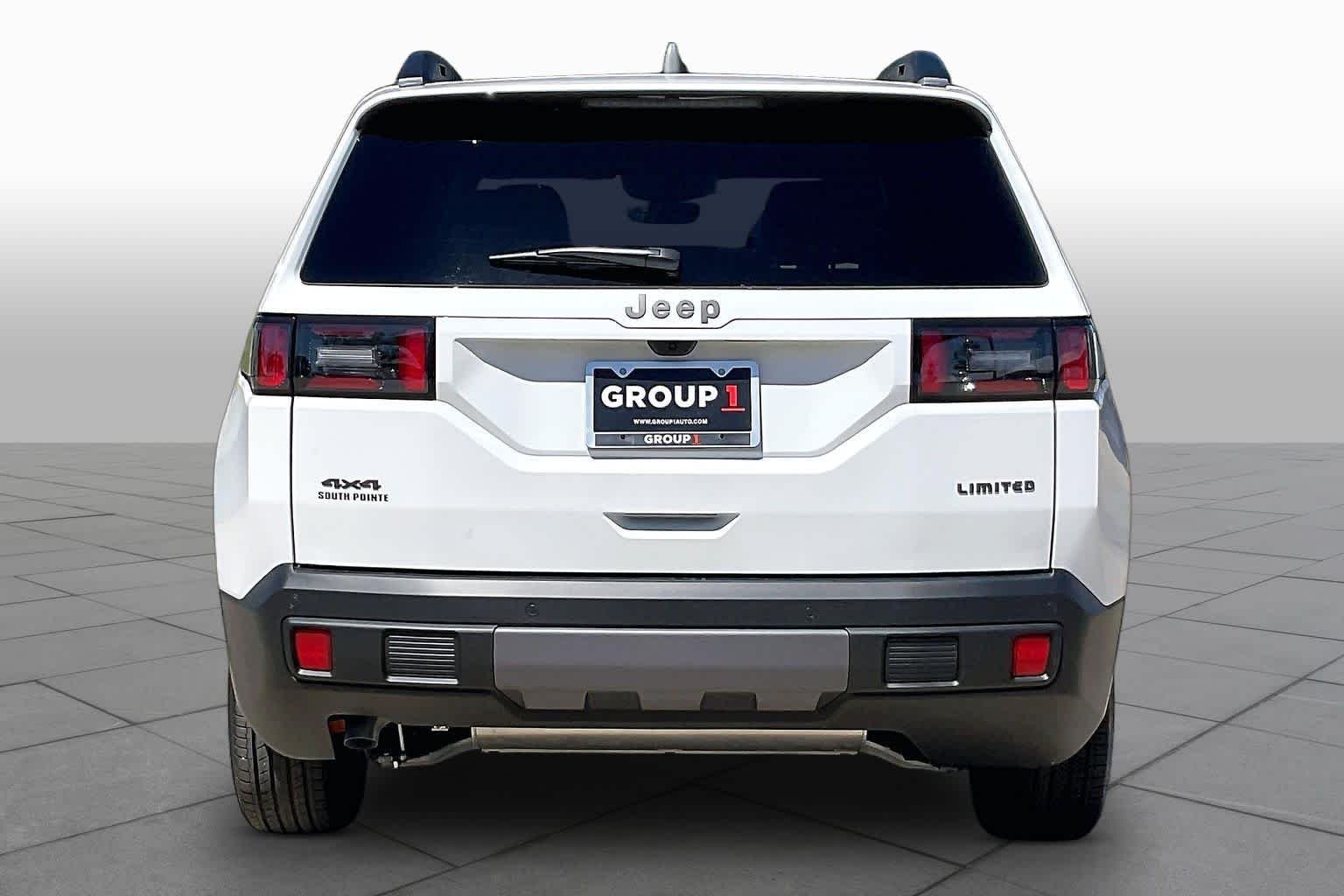 New 2026 Bright White Clear-Coat Exterior Paint Jeep Limited image 4
