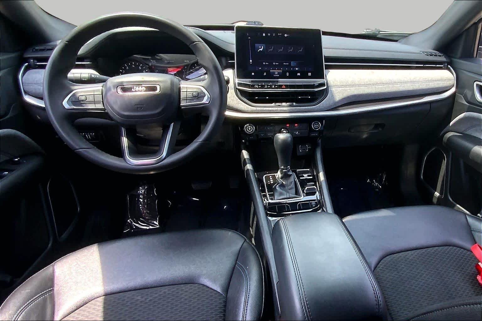 Used 2024 Bright White Clearcoat Jeep Latitude image 16
