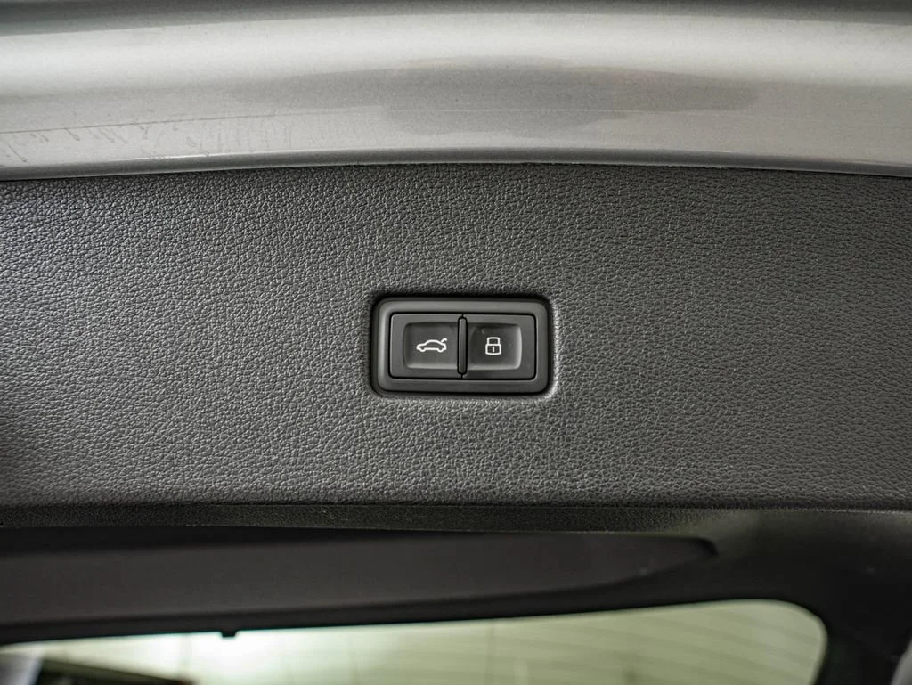 Used 2019 Florett Silver Metallic Audi 3.0T Prestige image 39