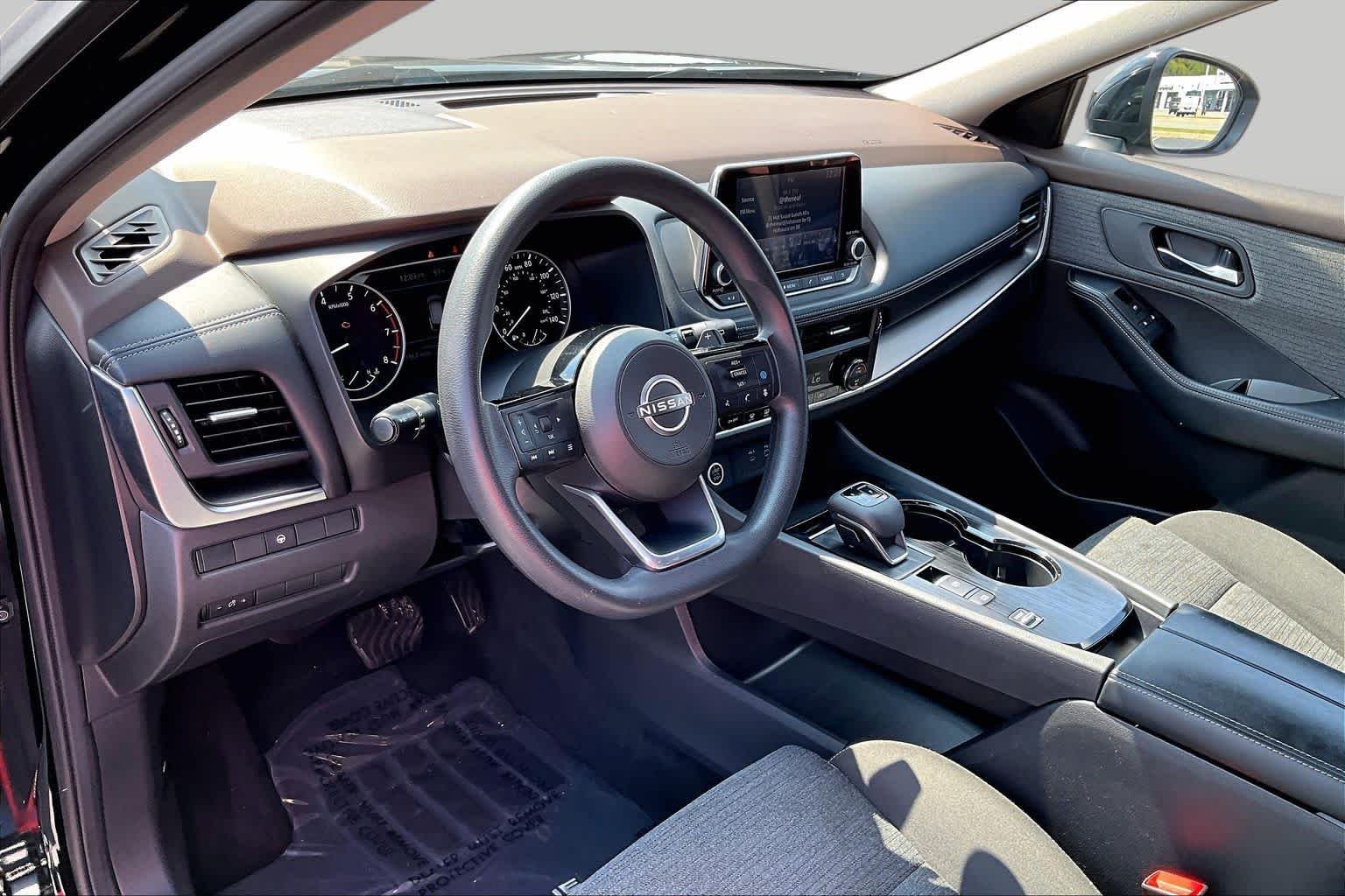 Used 2023 Super Black Nissan SV image 16