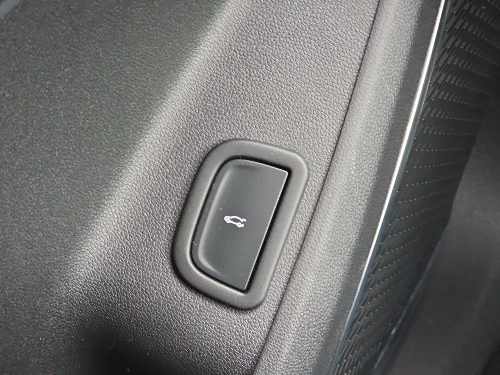 Used 2025 Black GMC Elevation image 26