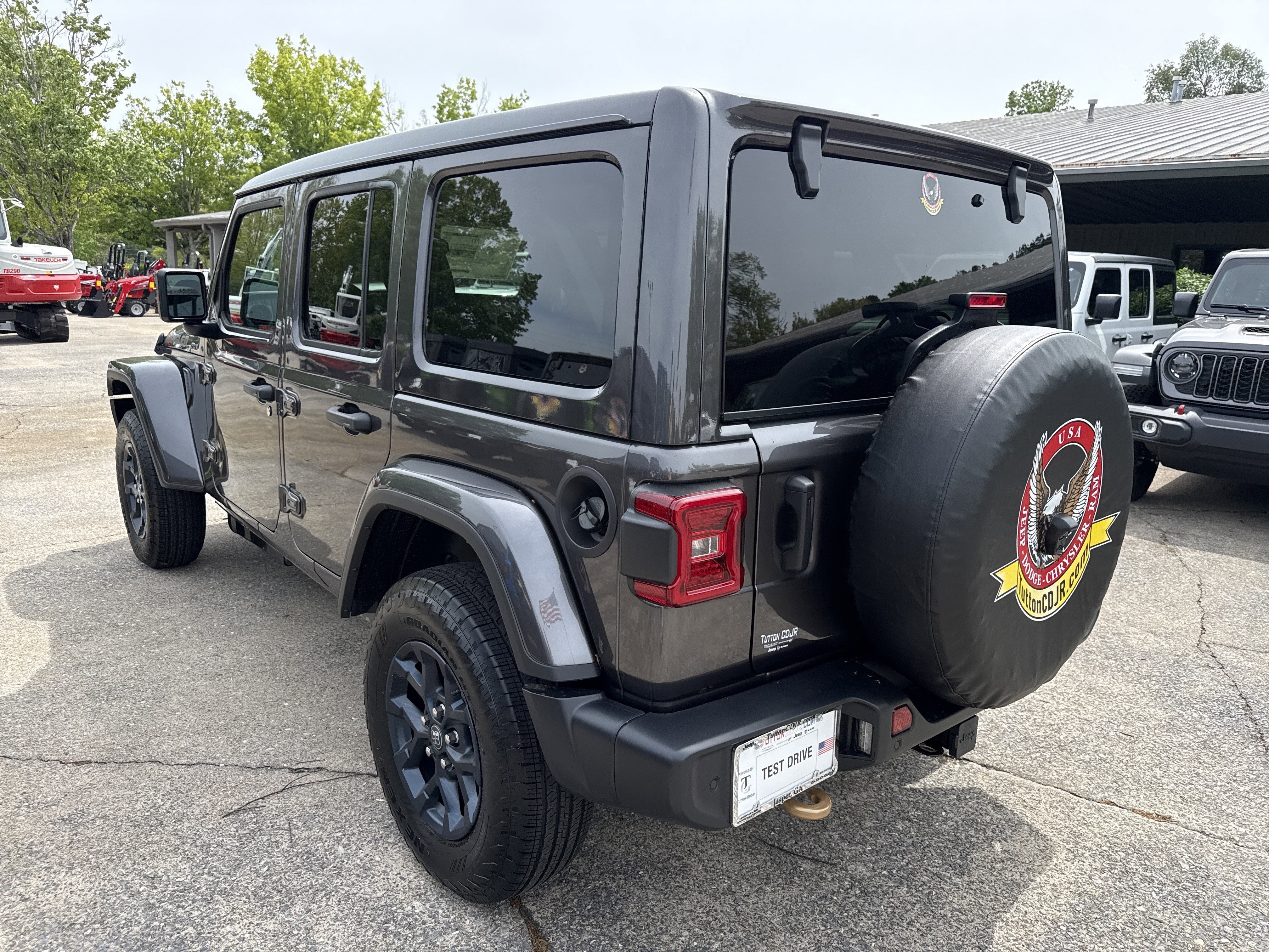 New 2026 Granite Crystal Metallic Clearcoat Jeep 85th Anniversary image 5