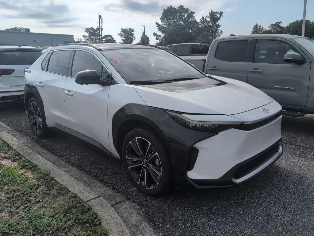 2023 Toyota bZ4X Limited FWD's photo