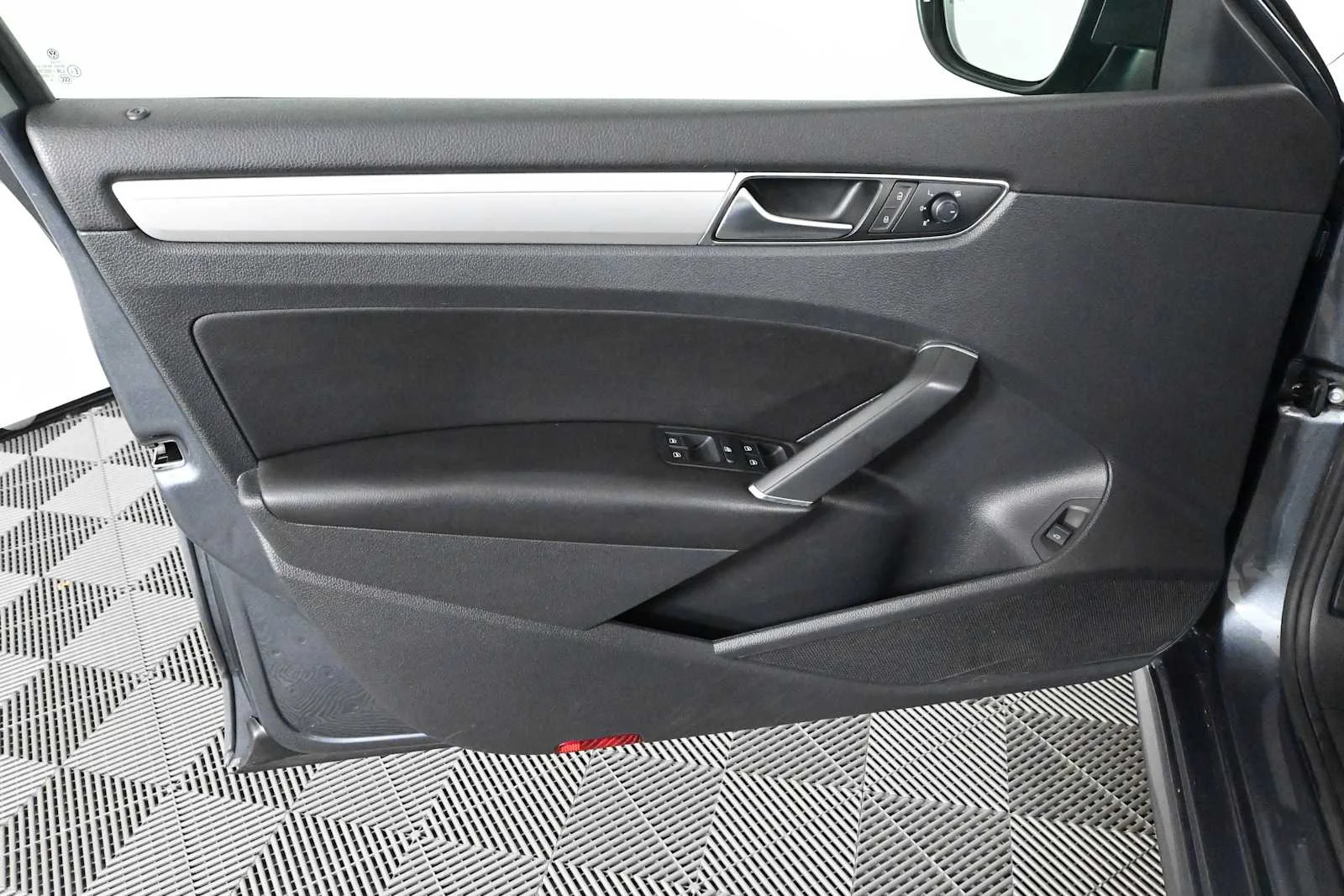 Used 2019 Platinum Gray Metallic Volkswagen 2.0T Wolfsburg Edition image 17
