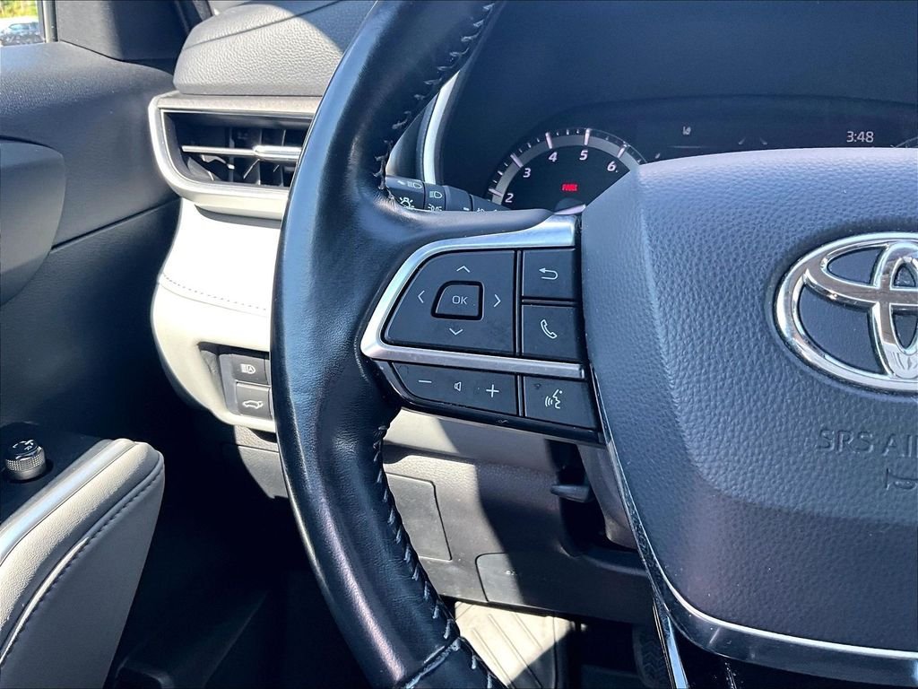 Used 2021 White Toyota XLE image 24