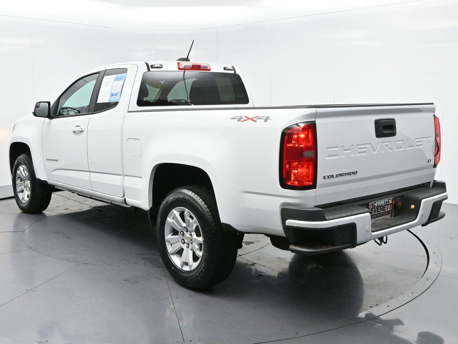 Used 2022 Summit White Chevrolet 4WD LT image 5