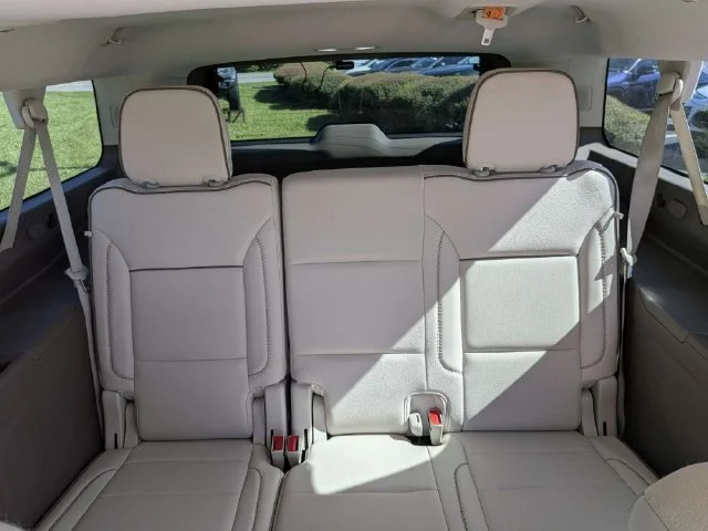 Used 2022 WHITE FROST TRICOAT GMC Denali image 16