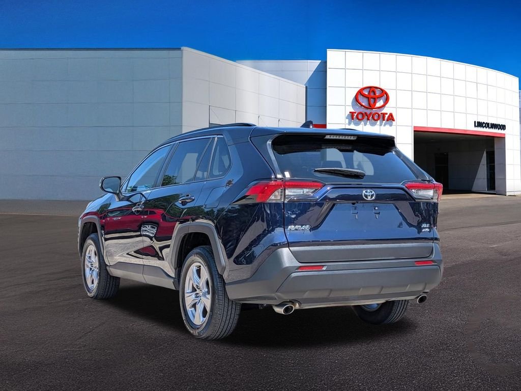 Used 2025  Toyota XLE image 12