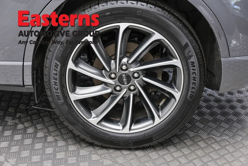 Used 2023 Gray Lincoln Grand Touring image 8
