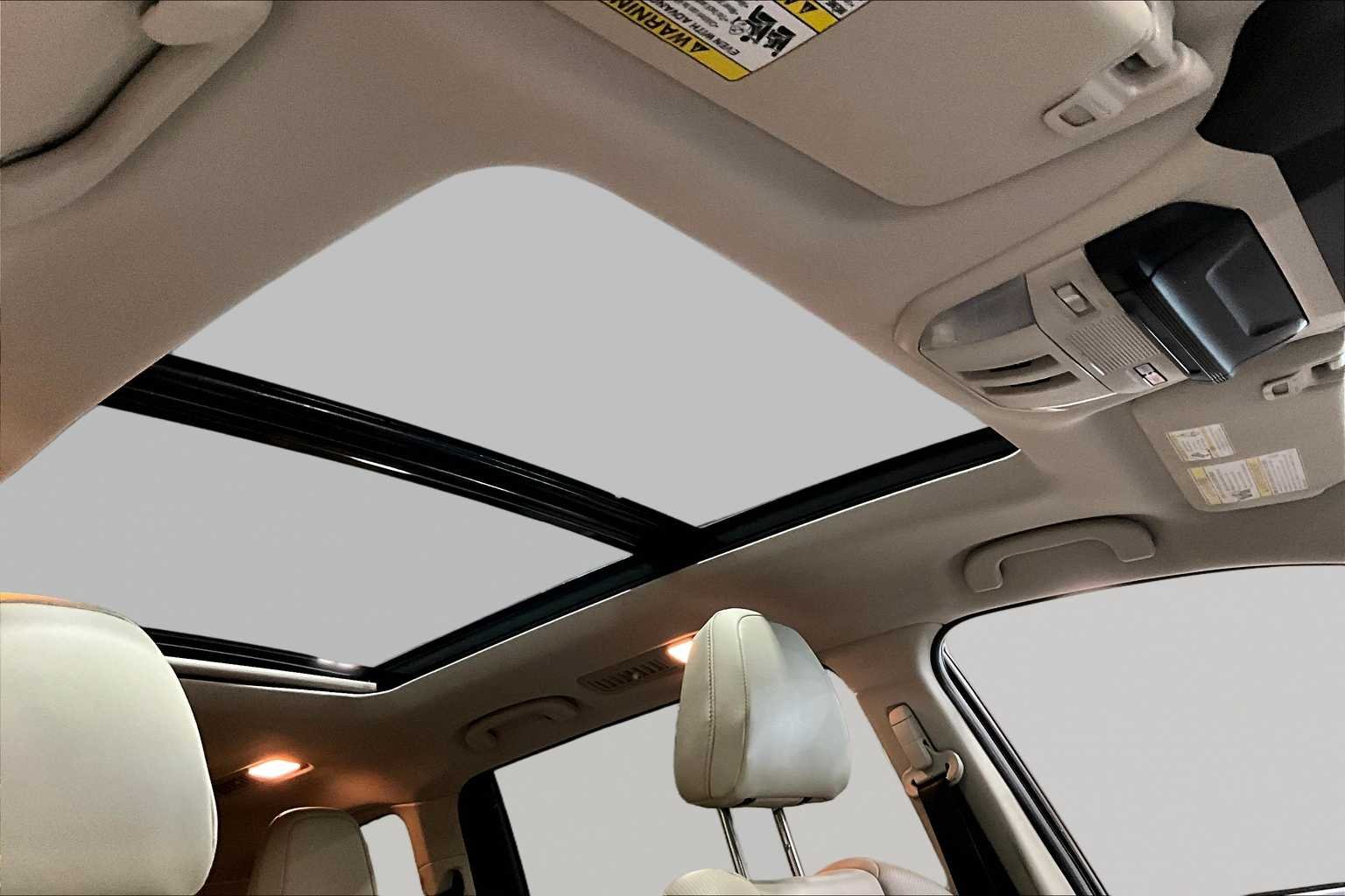 Used 2023 Crystal White Pearl Subaru Limited image 14