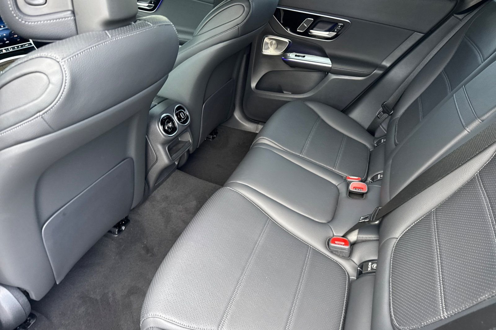 New 2026 MANUFAKTUR Alpine Grey Mercedes-Benz GLC 300 image 10
