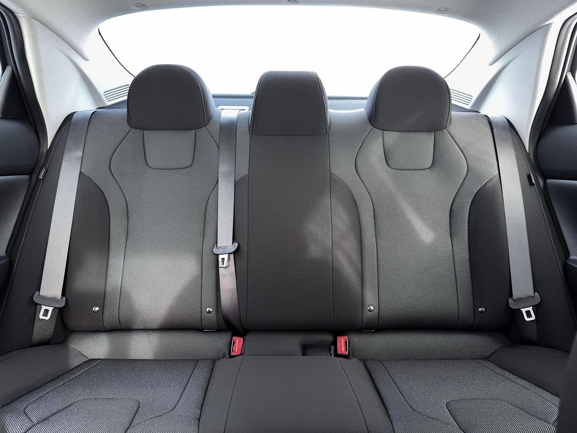 New 2026 Amazon Gray Hyundai SE image 16