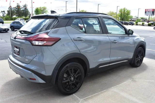 Used 2023 Gray Nissan SR image 5