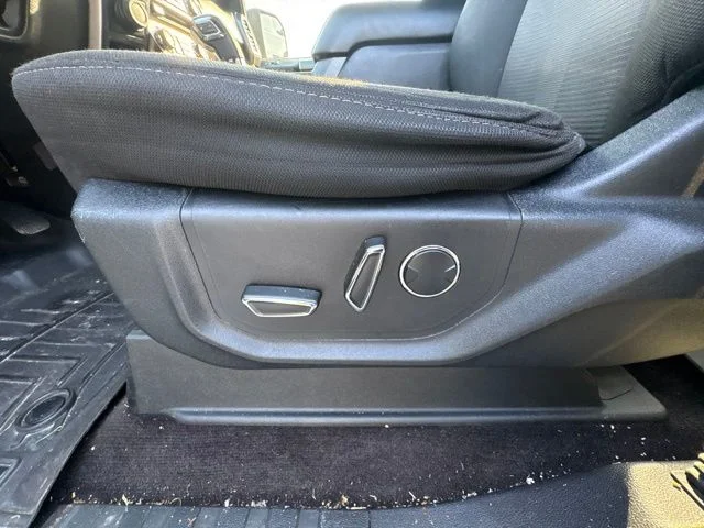 Used 2017 White Ford XLT image 9