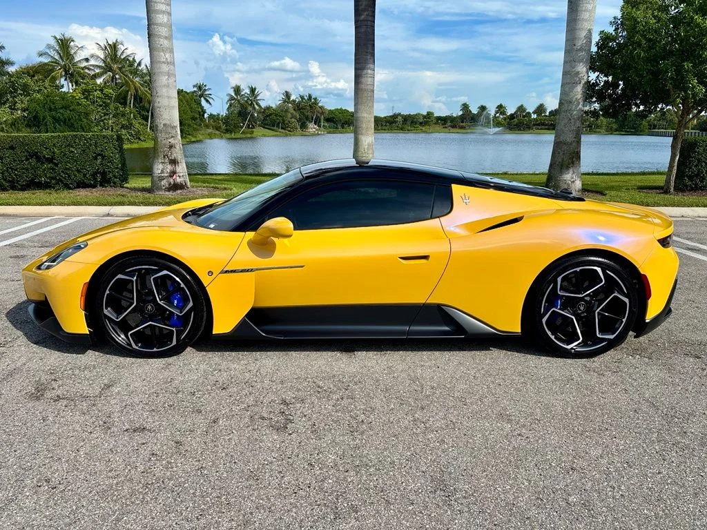 Used 2022 Giallo Genio Maserati  image 10