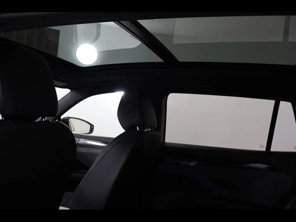 New 2026 White/off-white Volkswagen 2.0T SE R-Line Black image 9