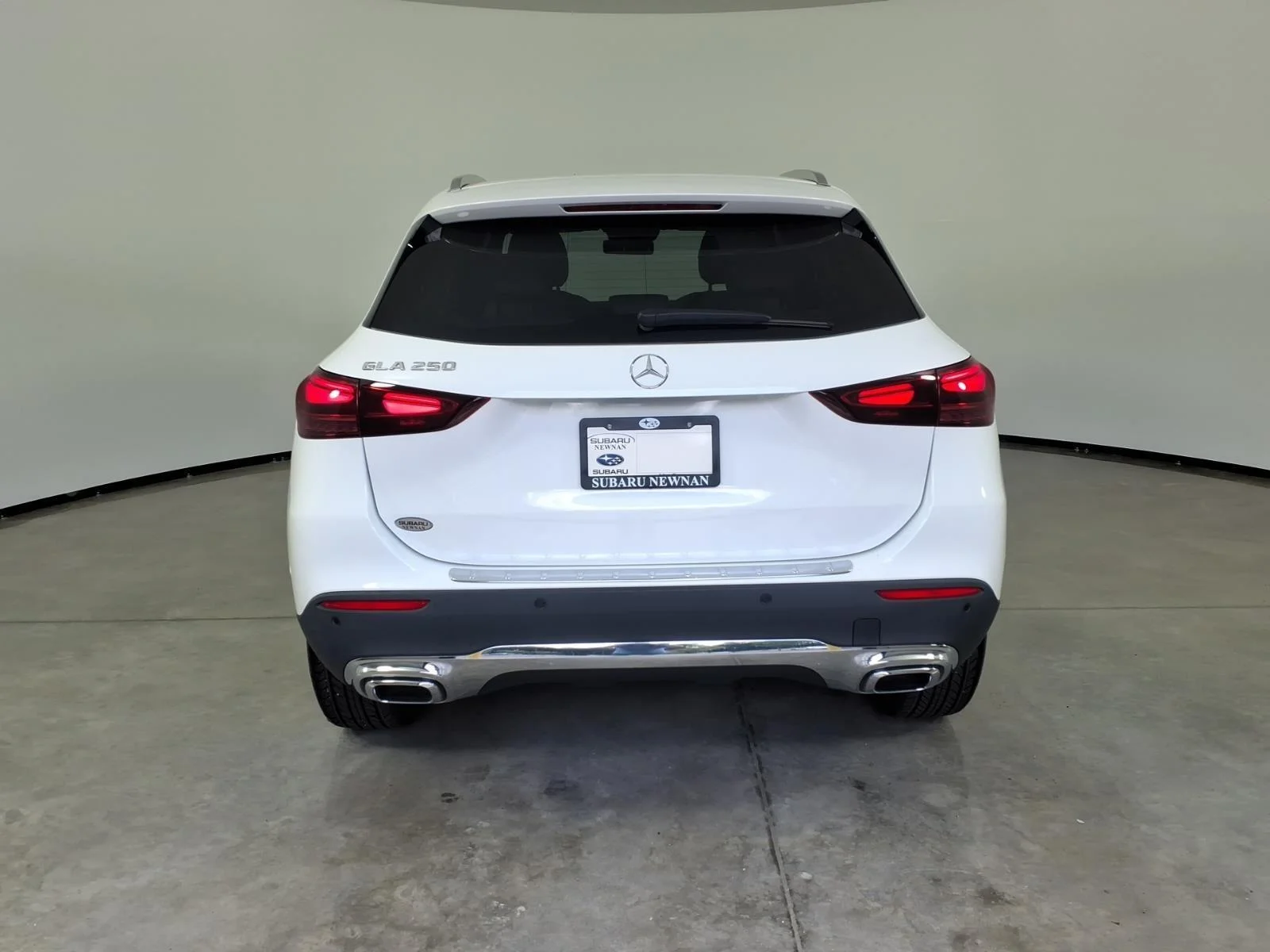 Used 2025 Polar White Mercedes-Benz GLA 250 image 9