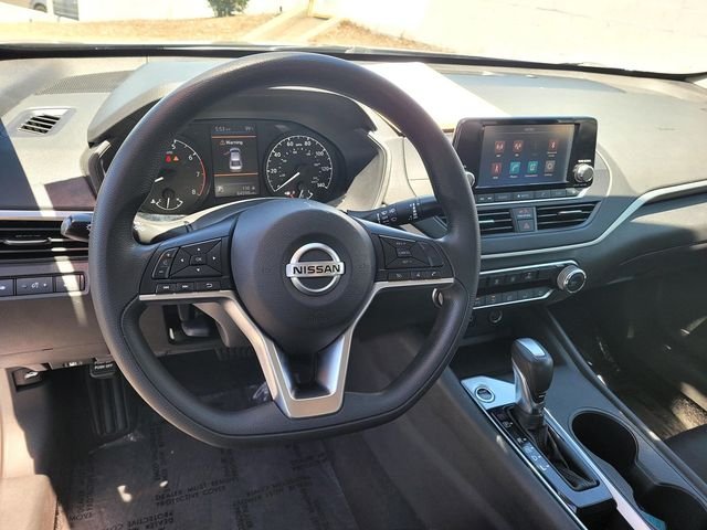 Used 2022 Blue Nissan 2.5 S image 9