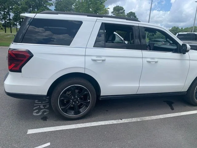 Used 2023 White Ford Limited image 4