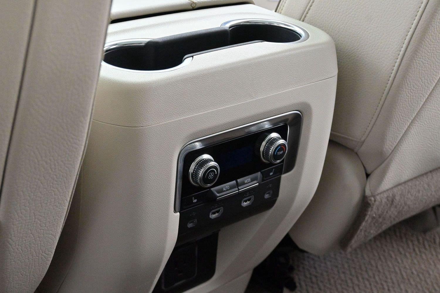 Used 2021 WHITE FROST TRICOAT GMC Denali image 35