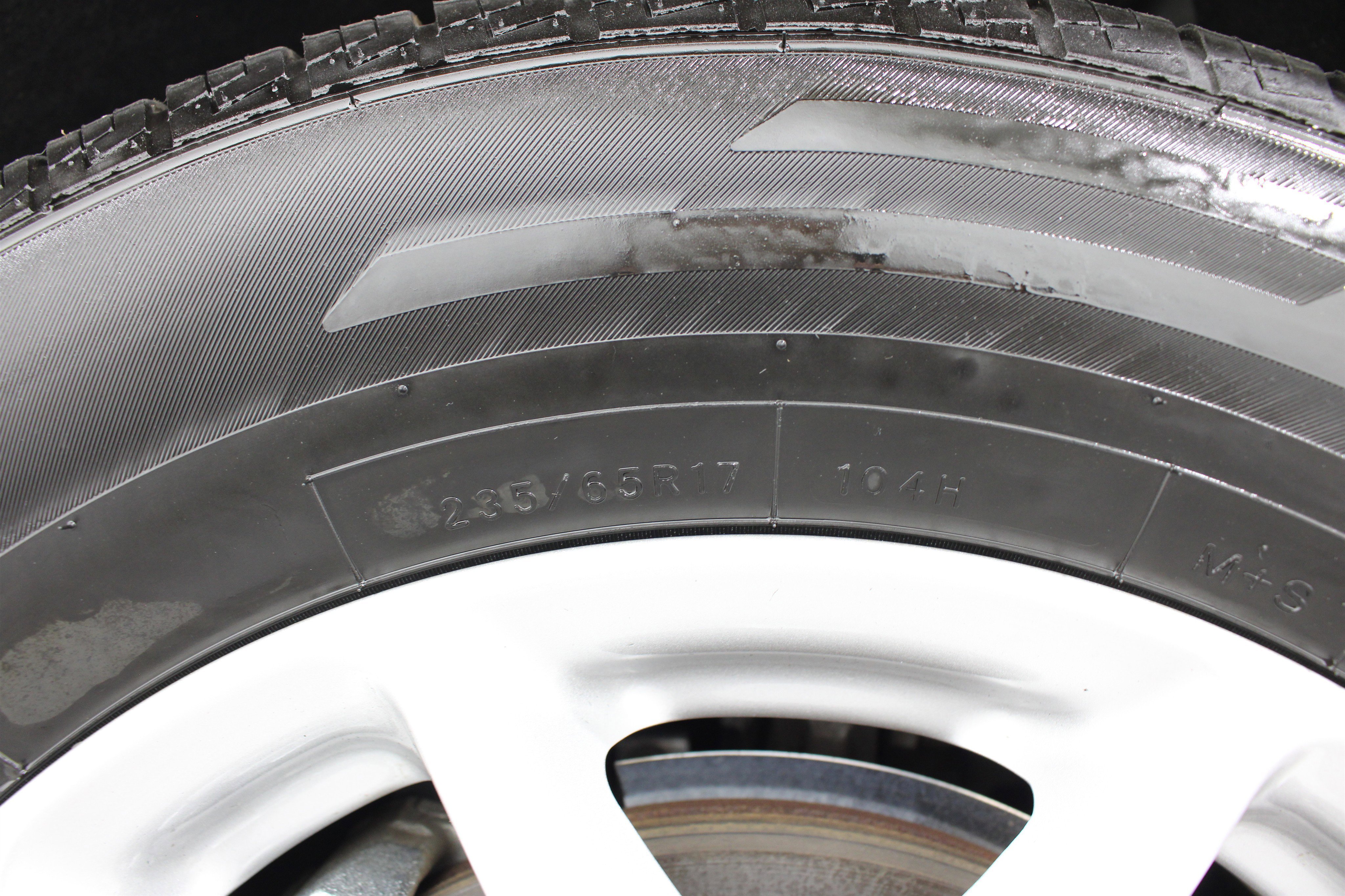 Used 2024 Bright White Clearcoat Chrysler Touring L image 37