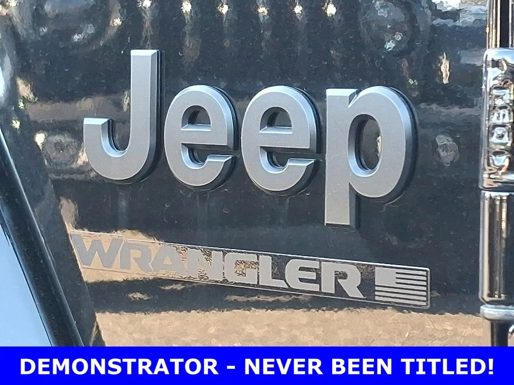 2025 Jeep Wrangler 4-Door Sahara - Photo 20