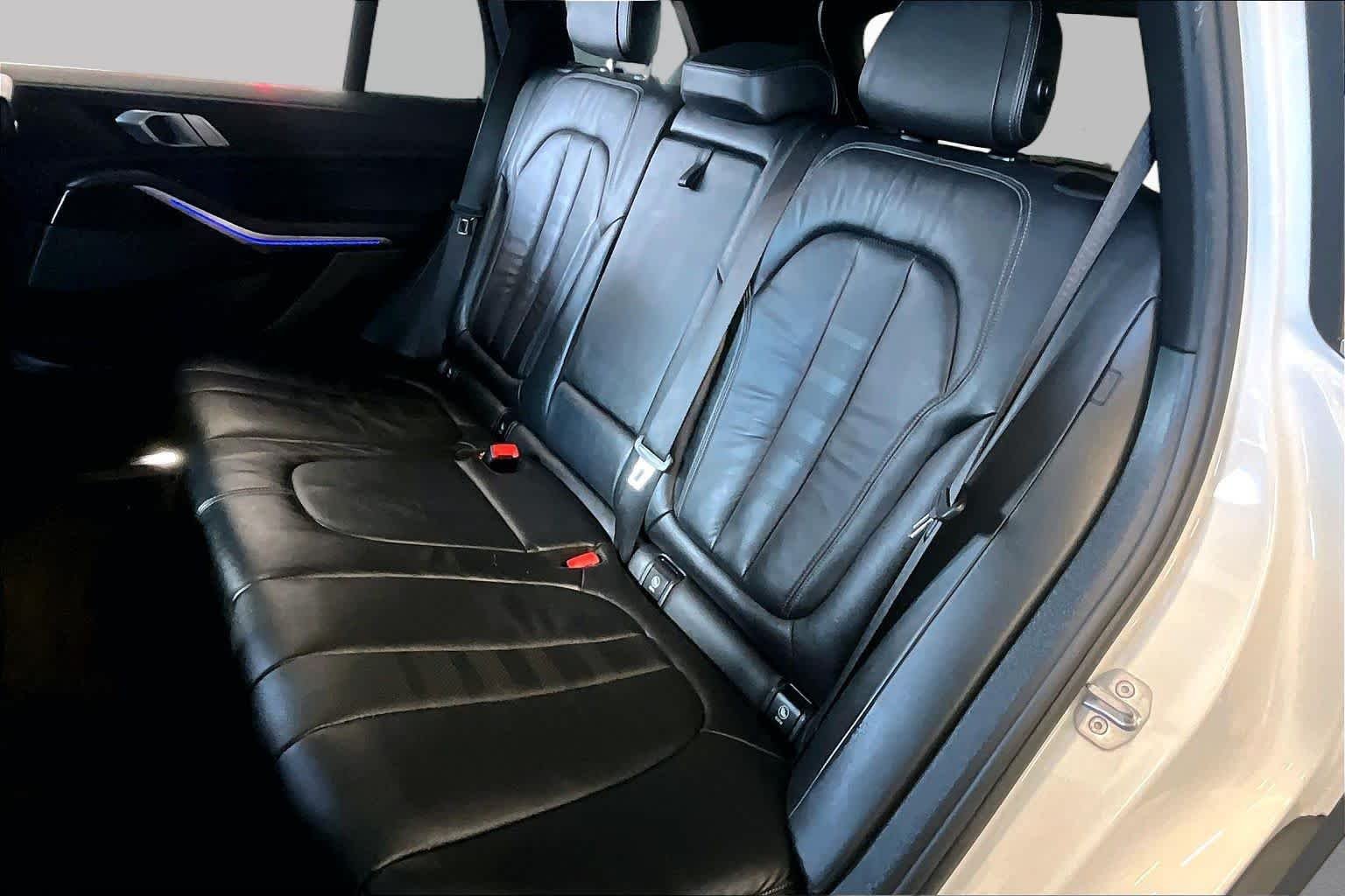 Used 2019 Alpine White BMW xDrive40i image 21