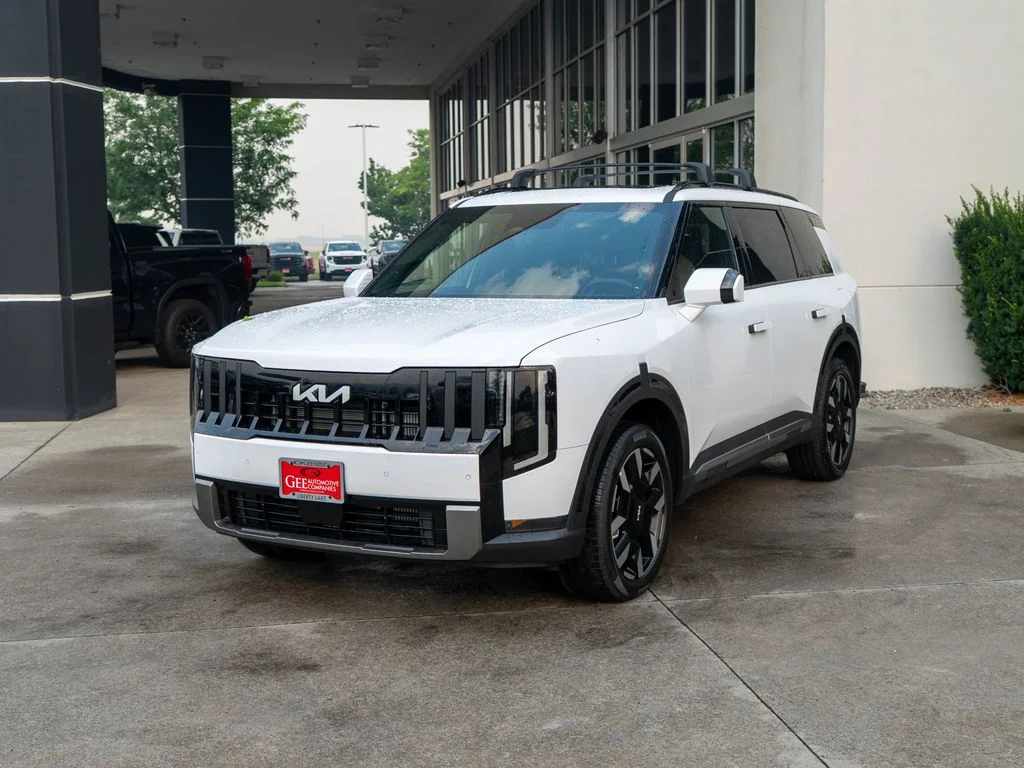 New 2027 Glacial White Pearl Kia S image 3