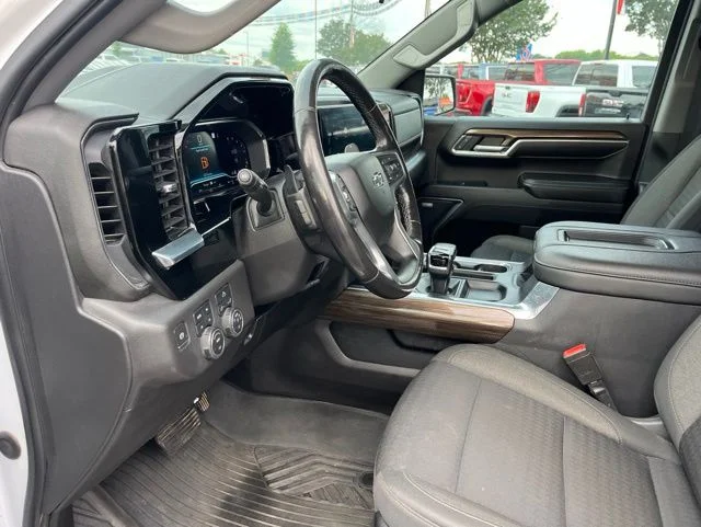 Used 2022 White Chevrolet LT Trail Boss image 5