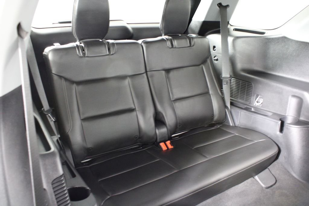 Used 2023 Black Ford XLT image 16