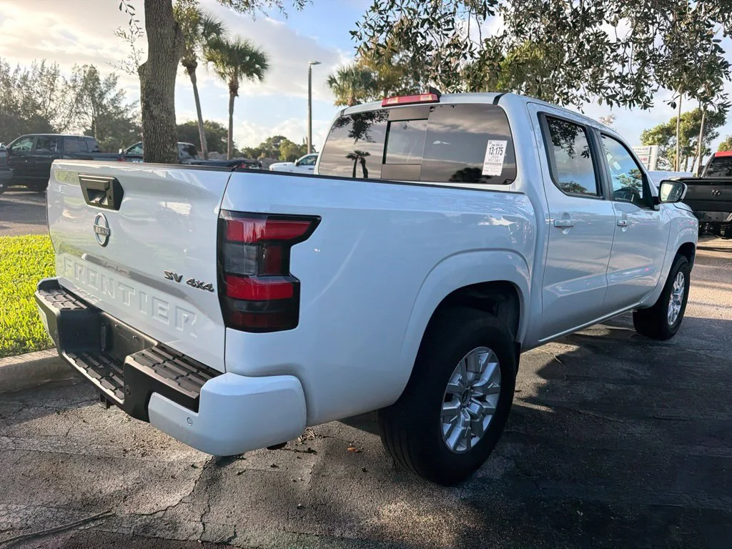 Used 2024 Glacier White Nissan SV image 6