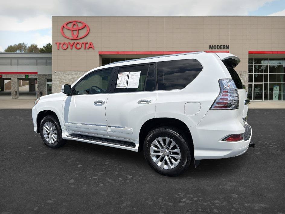 Used 2015 Starfire Pearl Lexus 460 image 6
