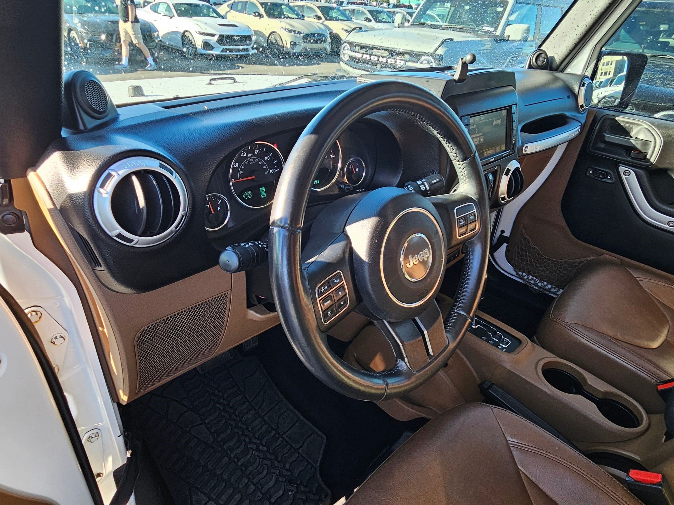Used 2013 Bright White Clearcoat Jeep Sahara image 14